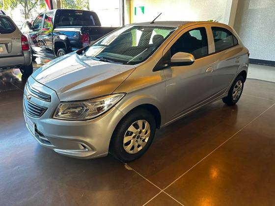 CHEVROLET ONIX 1.0 MPFI LT 8V FLEX 4P MANUAL CHEVROLET ONIX 1.0 MPFI LT 8V FLEX 4P MANUAL